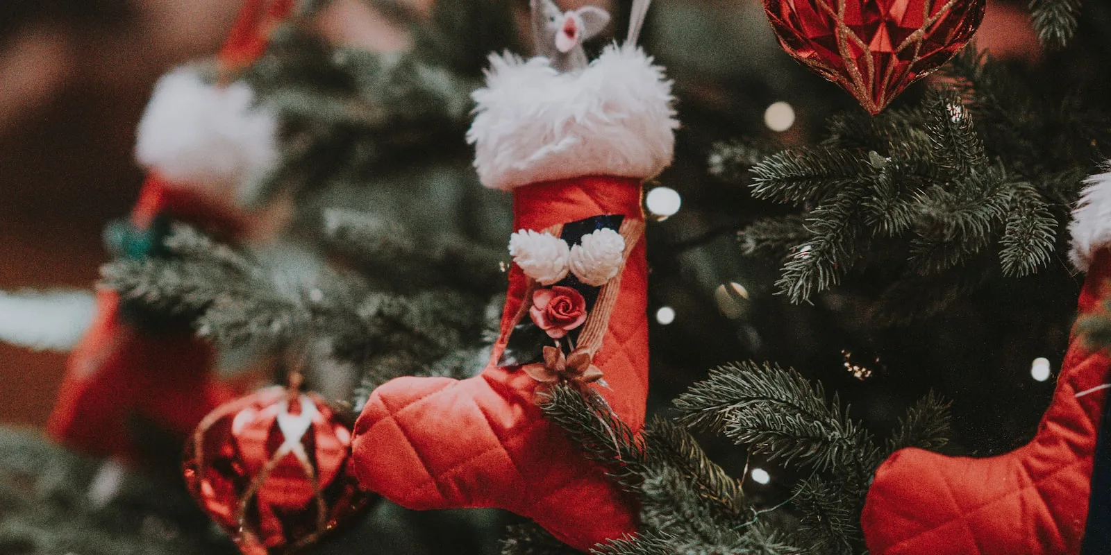 Weihnachtliche Wartemusik – festlich und stimmungsvoll